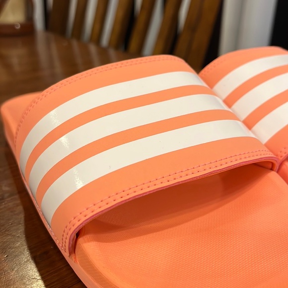 Adidas Adilette Comfort Slides Sandals Shoes Coral B43528 Women’s Size 8 - Picture 7 of 14